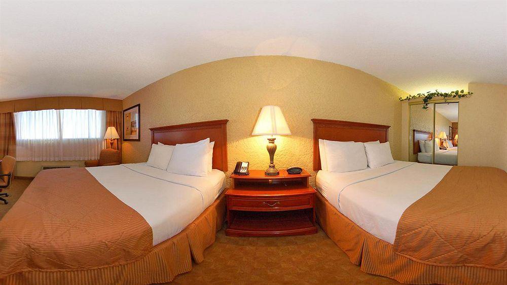 Clarion Hotel Broken Arrow - Tulsa Extérieur photo