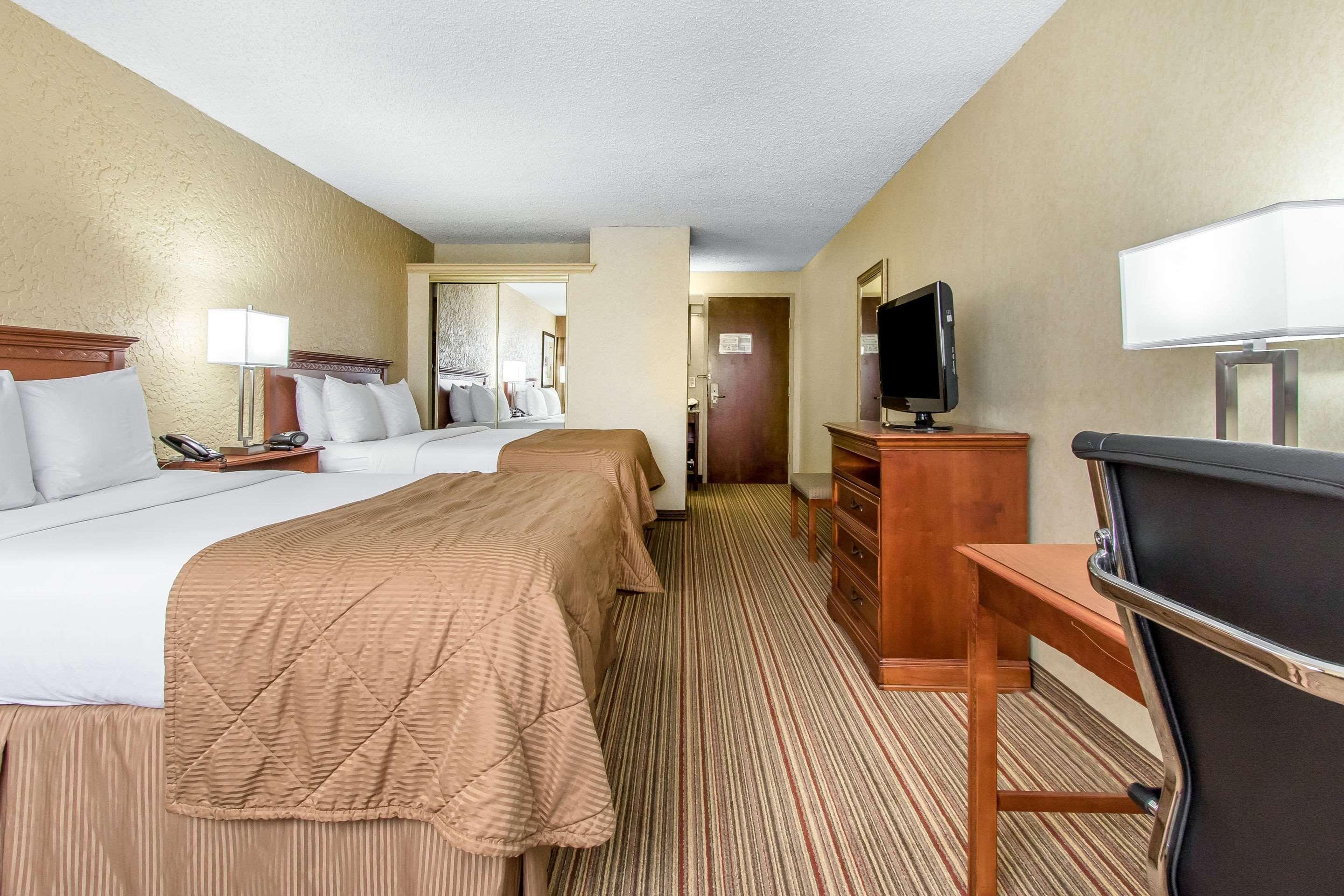 Clarion Hotel Broken Arrow - Tulsa Extérieur photo