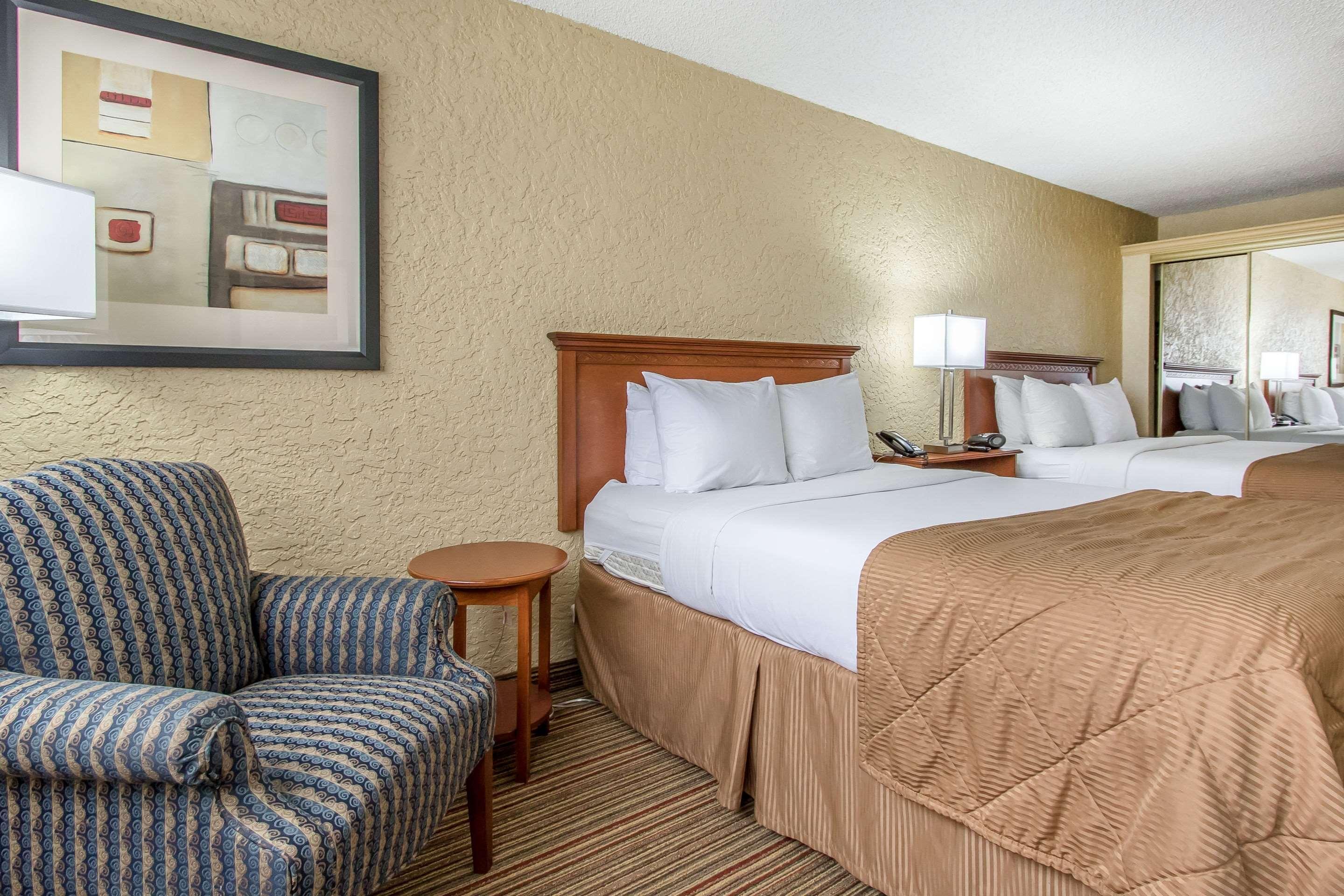 Clarion Hotel Broken Arrow - Tulsa Extérieur photo
