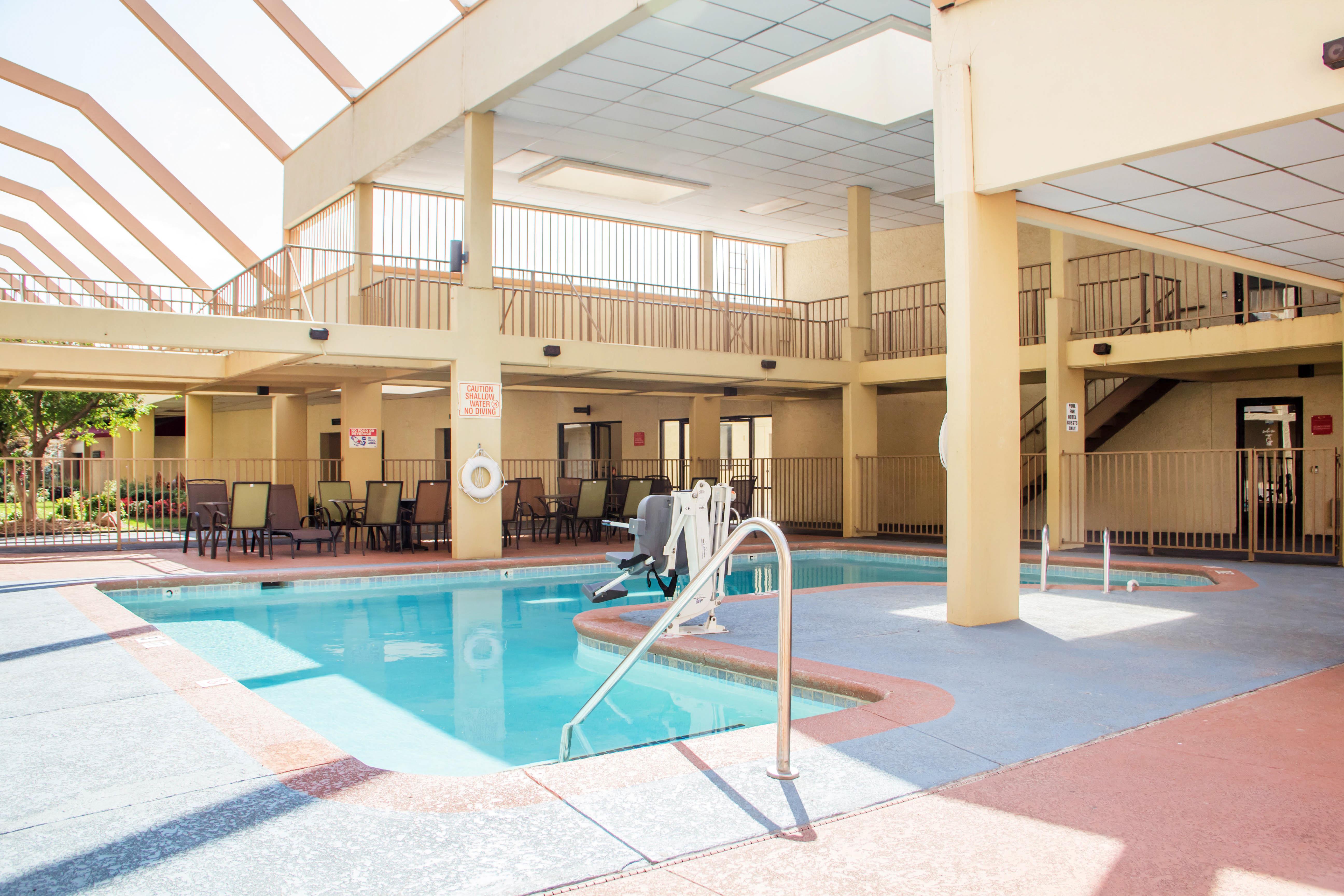 Clarion Hotel Broken Arrow - Tulsa Extérieur photo
