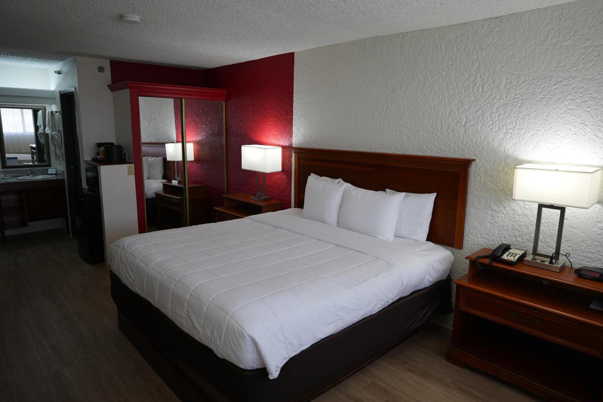 Clarion Hotel Broken Arrow - Tulsa Extérieur photo