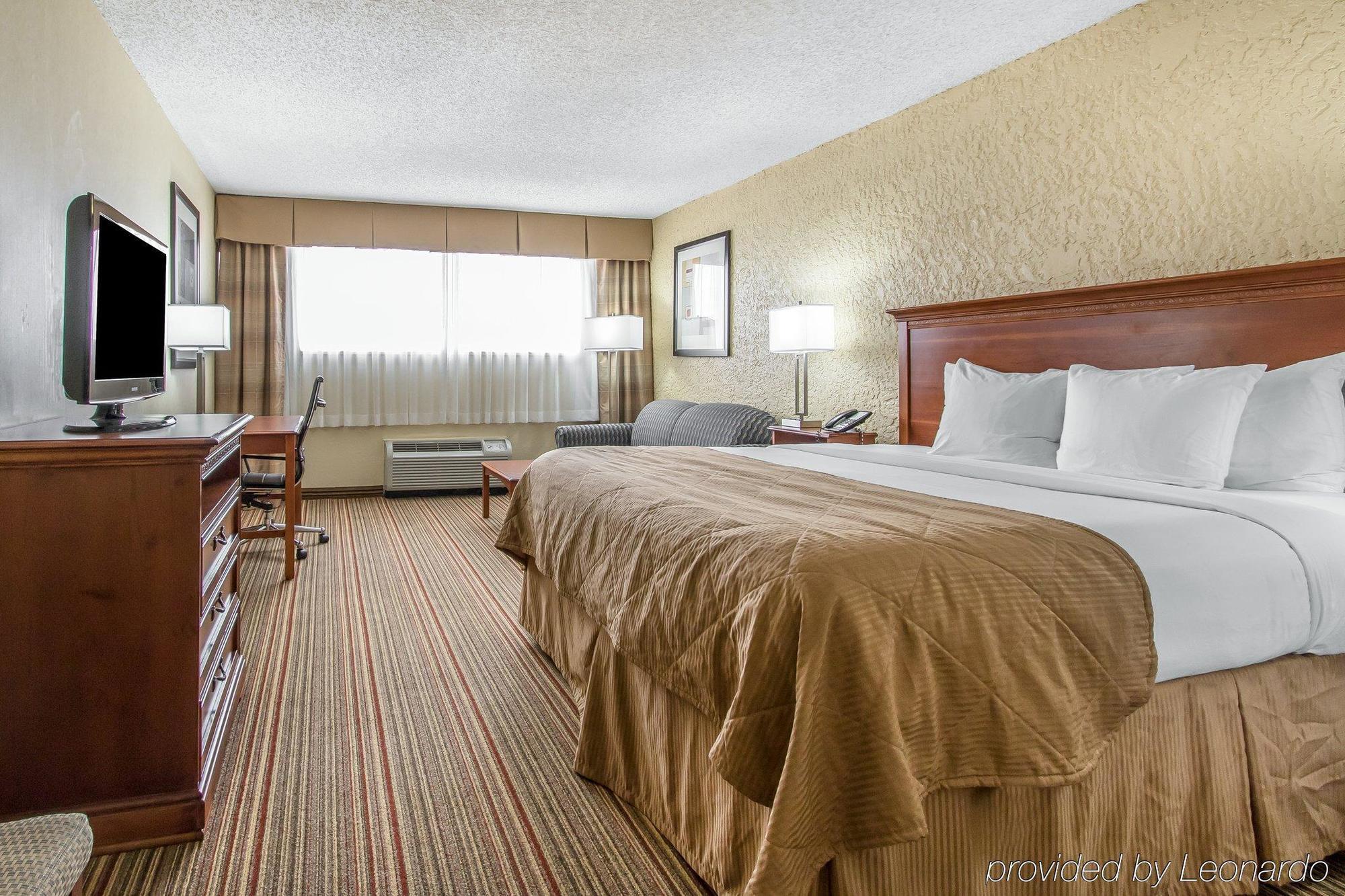 Clarion Hotel Broken Arrow - Tulsa Extérieur photo