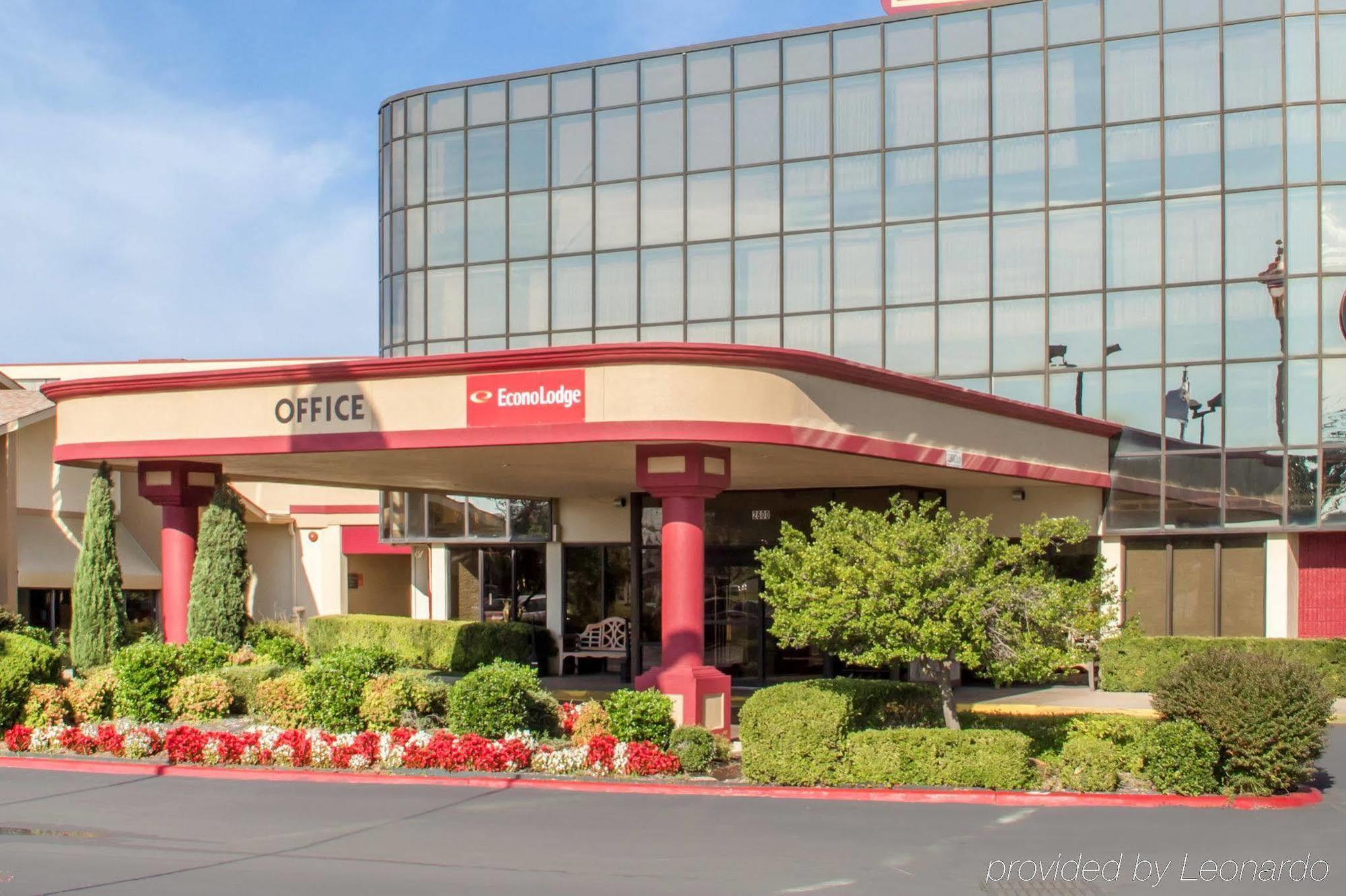 Clarion Hotel Broken Arrow - Tulsa Extérieur photo