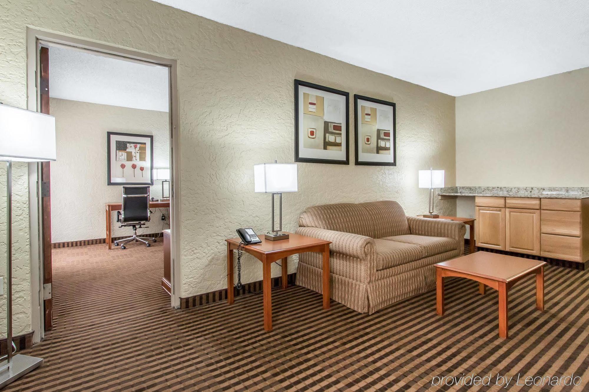 Clarion Hotel Broken Arrow - Tulsa Extérieur photo