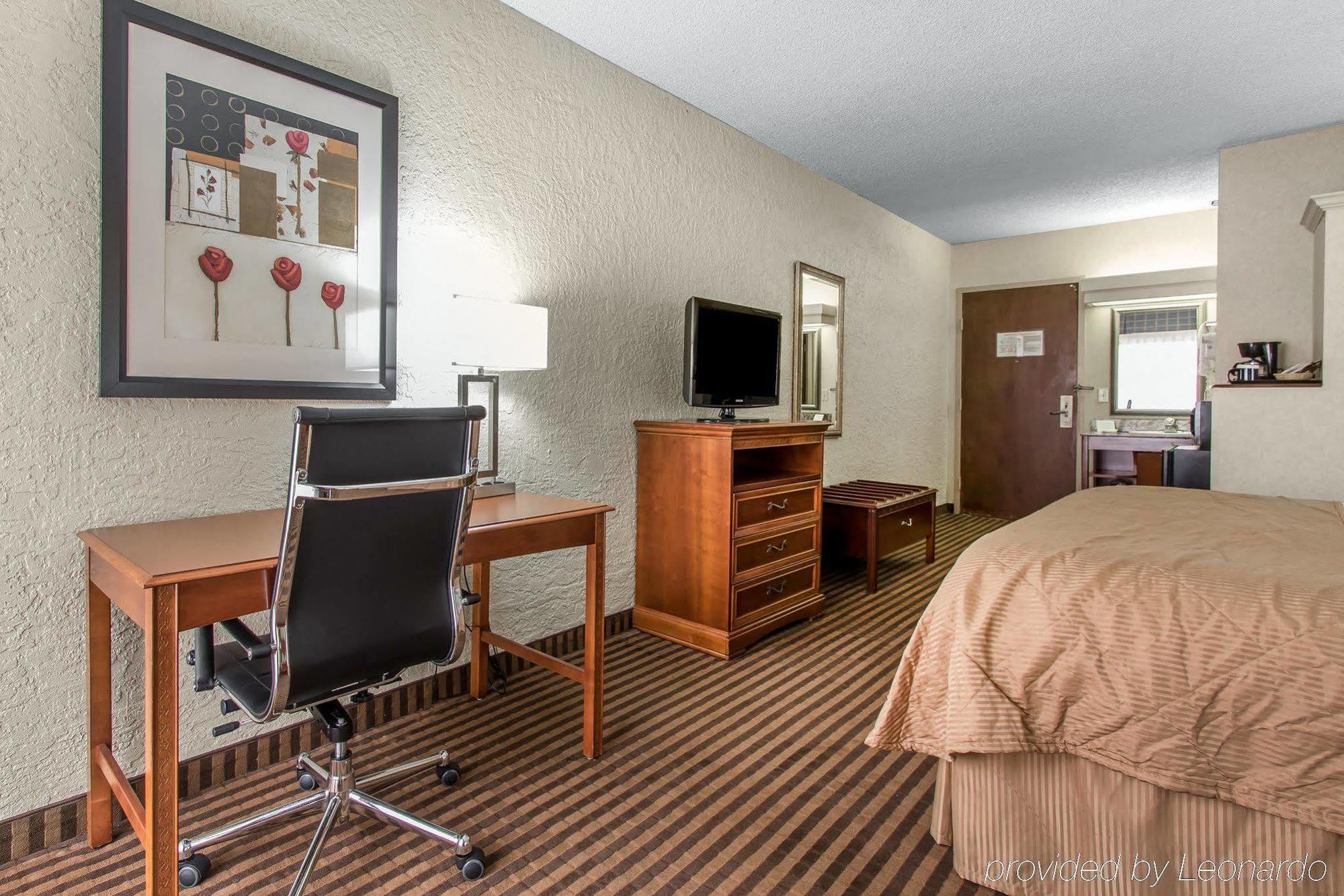 Clarion Hotel Broken Arrow - Tulsa Extérieur photo